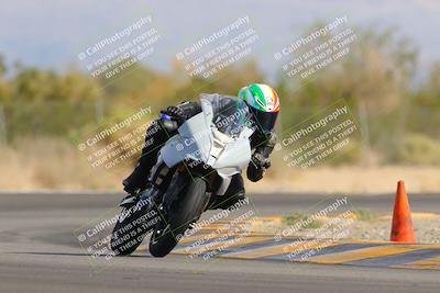 media/Nov-05-2022-SoCal Trackdays (Sat) [[f8d9b725ab]]/Turn 2 (1120am)/